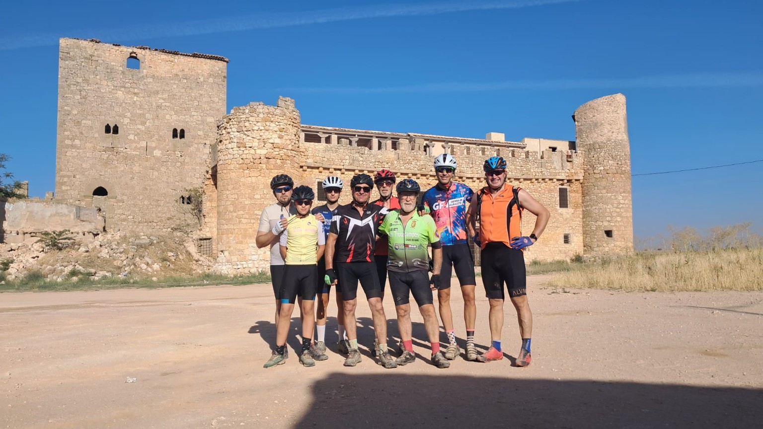 Grupo de ciclistas de Casas de Haro BTT